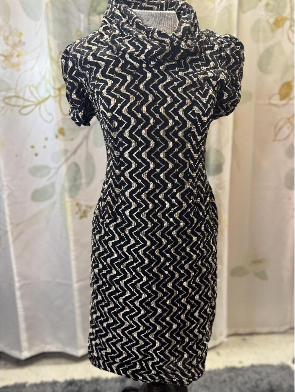 Kasper Black and White Zigzag Patterned Dress with Puff Sleeves and Cowl Neck